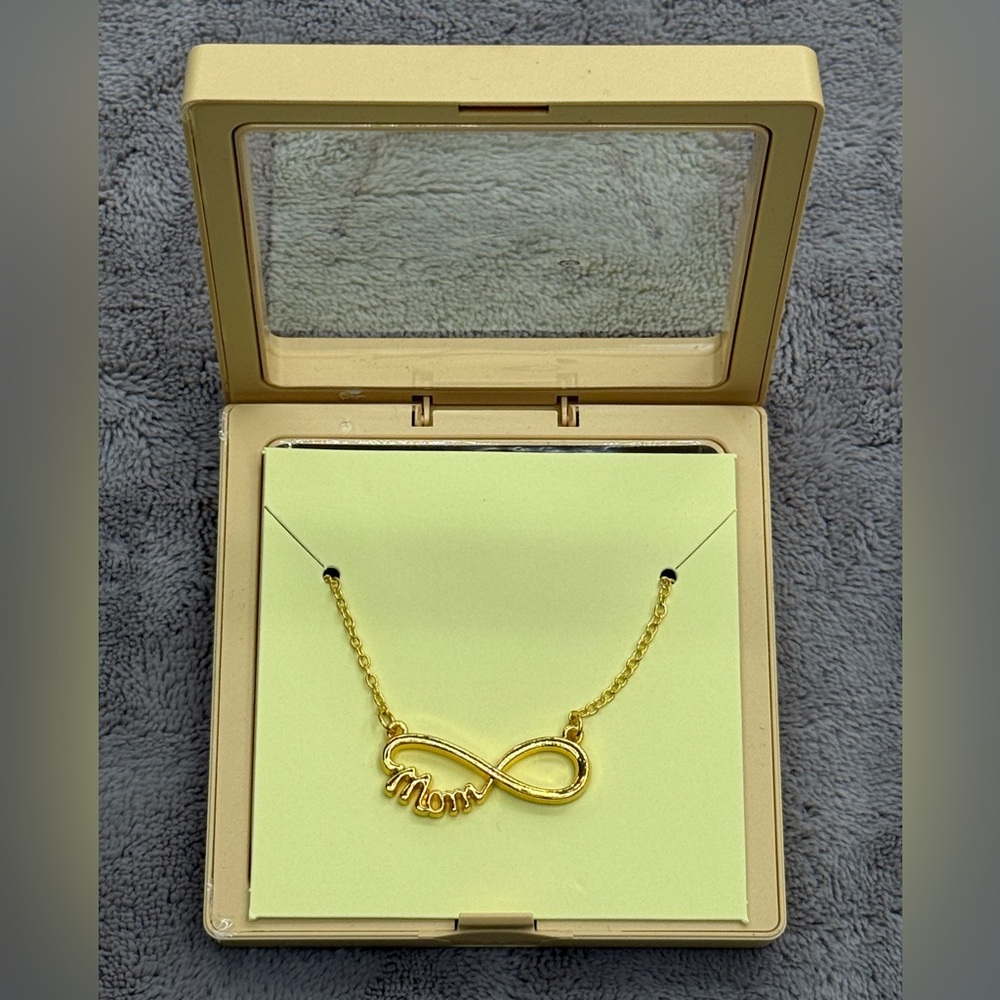 🚨3 for $15🚨 Gold Tone Infinity “Mom” Necklace